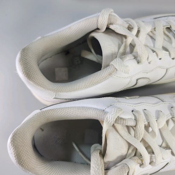 Youth Nike Air Force 1 Low Triple White Sz 7 Kids 011839 Casual Leather Sneakers - Picture 3 of 8
